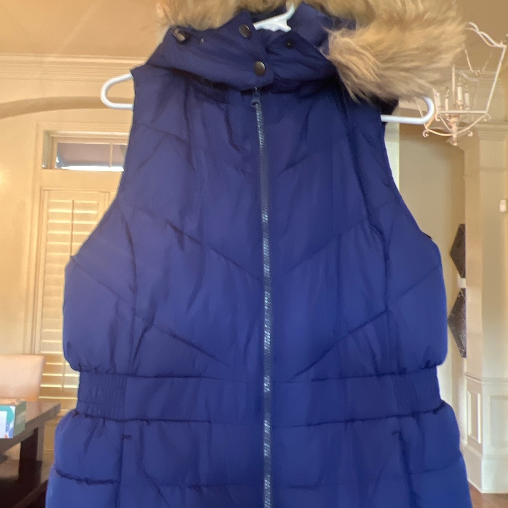 Fully lined vest with hood
